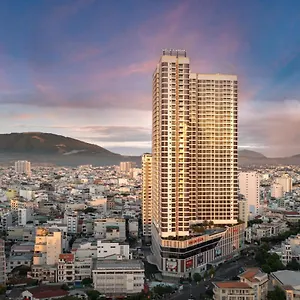 Melia Vinpearl Empire Hotel
