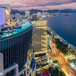 Panorama Beachfront アパート